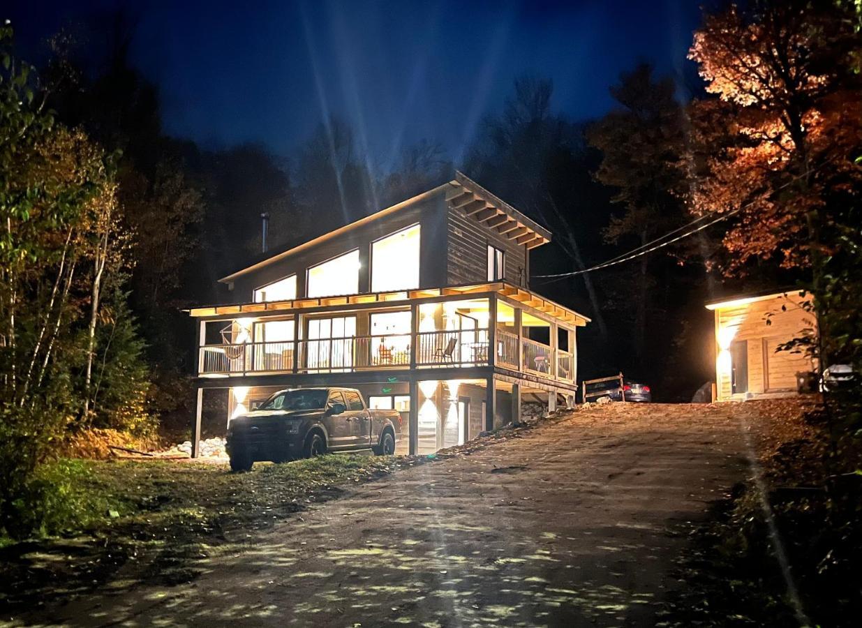 Le Venerable Villa LʼAnse-Saint-Jean Eksteriør billede